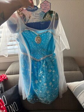 Disney Elsa Light Blue and White Halloween Costume Dress Size 4-6X